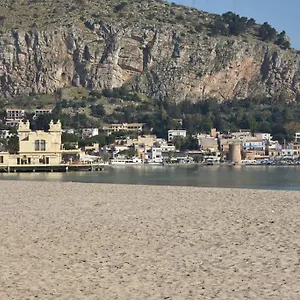 https://aglaia-house.palermohotels.org